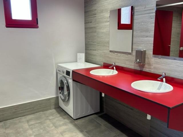 Bathroom, ALBERGUE A POBRA DO BROLLON, Lugo