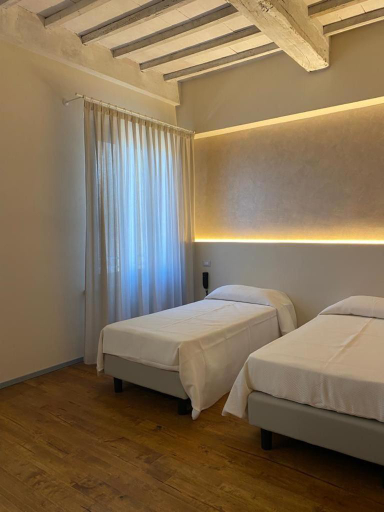 Bedroom 3, Albergo Roma, Siena