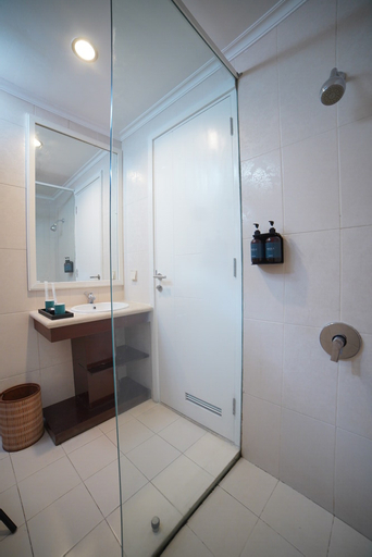 Bathroom 6