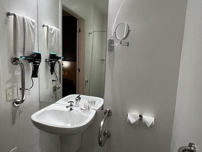 Bathroom 4, URBAN by UNU, Osasco