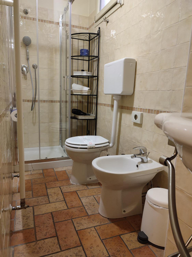 Bathroom 15