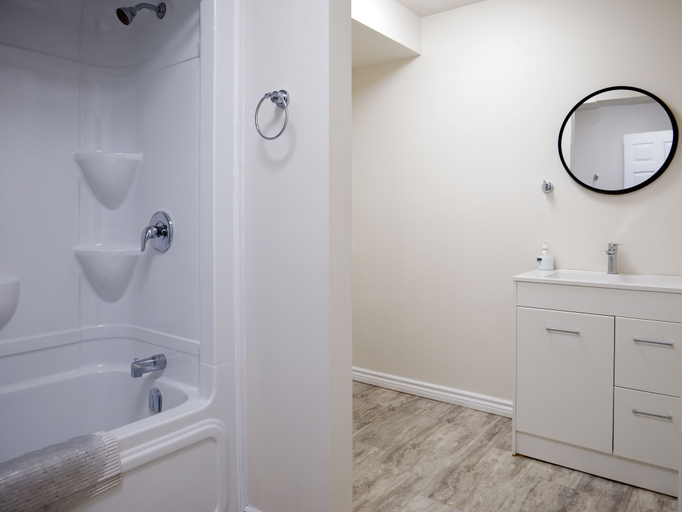 Bathroom 3, Prospectors Inn, Timiskaming