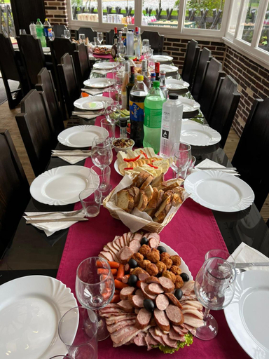 Food & Drinks