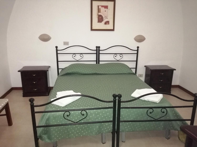 Bedroom 2, Holiday Residence, Bari