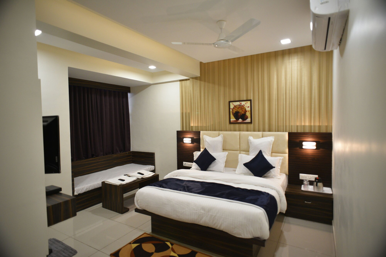 Bedroom 2, Hotel Royal Residency, Vadodara