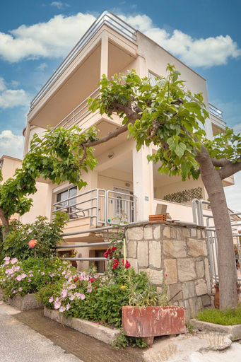 Others 1, Estell’s sweet luxury house, Thessaly