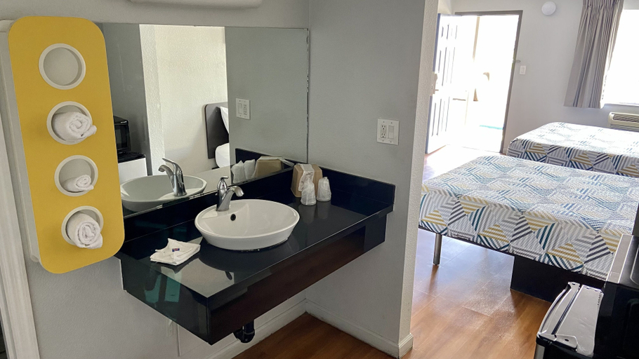 Bathroom 3, Motel 6 Delano, CA, Kern
