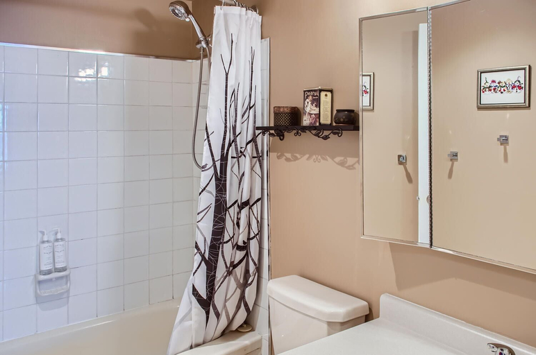 Bathroom 3, Ponderosa Inn by Okanagan Premier, Kootenay Boundary