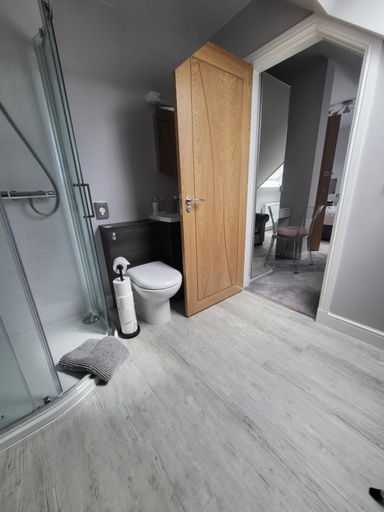Bathroom 2, Lauderville guest house, Edinburgh