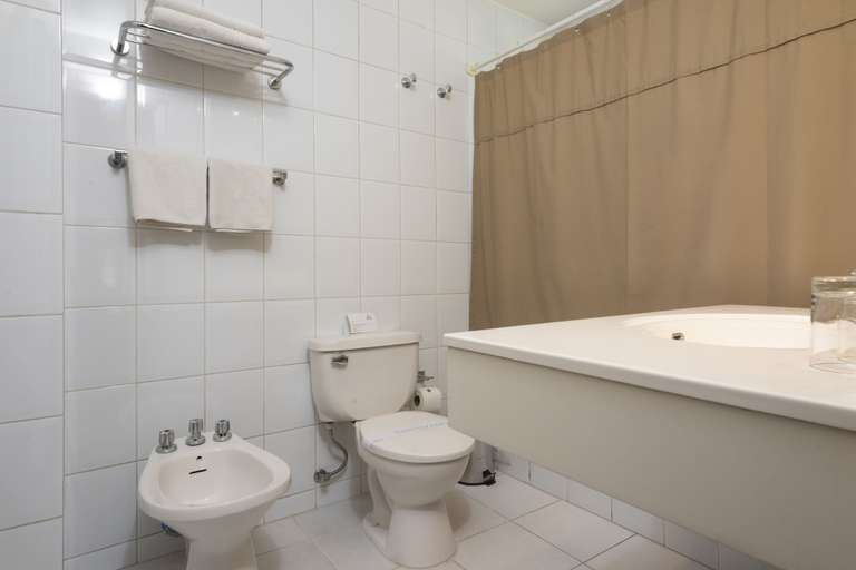 Bathroom 5, Teclados Hotel, Santiago