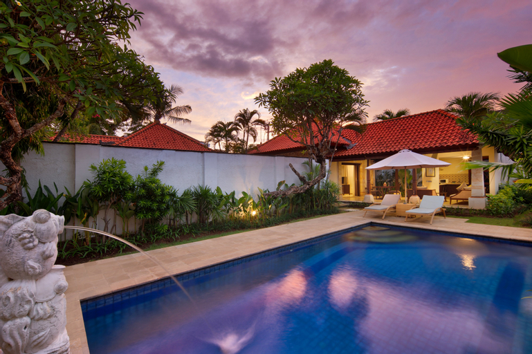 Swimming Pool 16