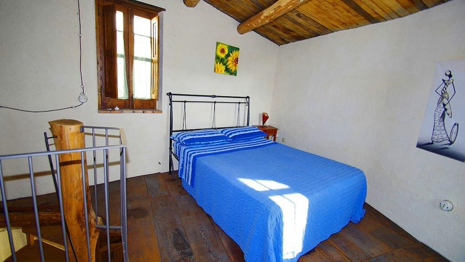 Bedroom 2, EcoBelmonte Albergo Diffuso, Cosenza