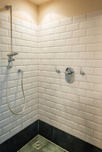 Bathroom 3, Princess Bergfrieden, Innsbruck Land