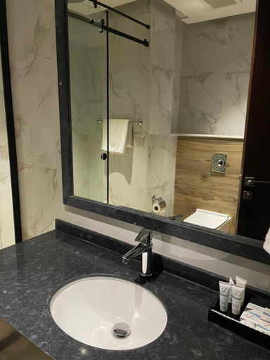 Bathroom 5, Shorfa for Hotel Apartments Al-Shorfa, Riyadh