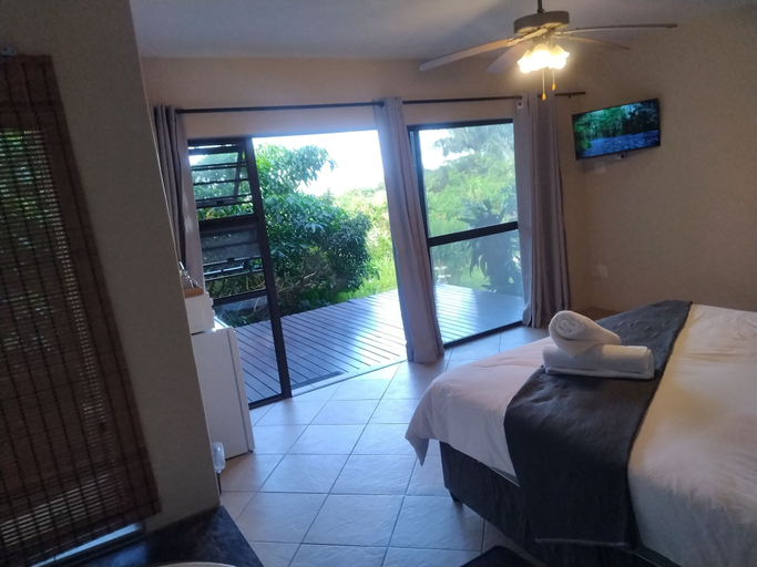 Bedroom 2, The Tropical Hut Lodges, Uthungulu
