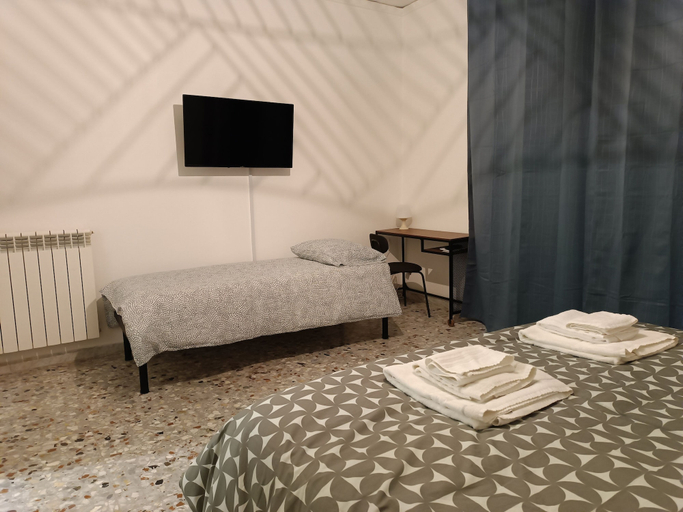 Bedroom 2, B&B Napoli Fuorigrotta, Napoli