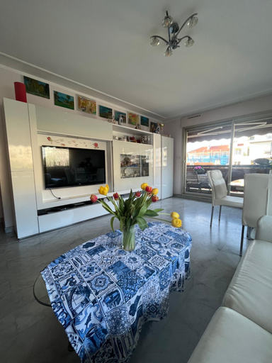 Others 3, Chambre privee avec terrasse au port de Nice, Alpes-Maritimes