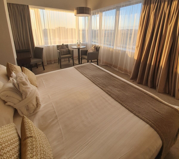 Bedroom 2, Menlo Park Hotel