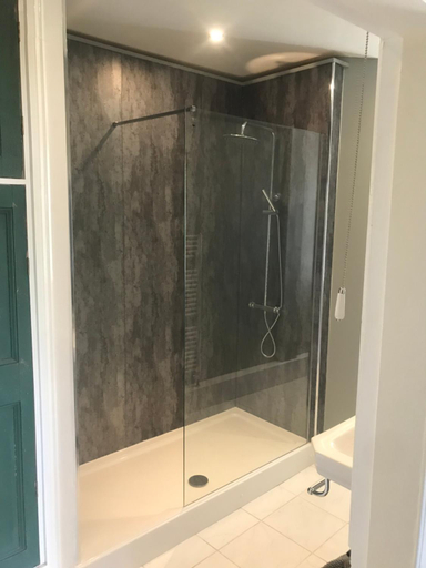 Bathroom 3, Bryn Mair Gardens, Gwynedd