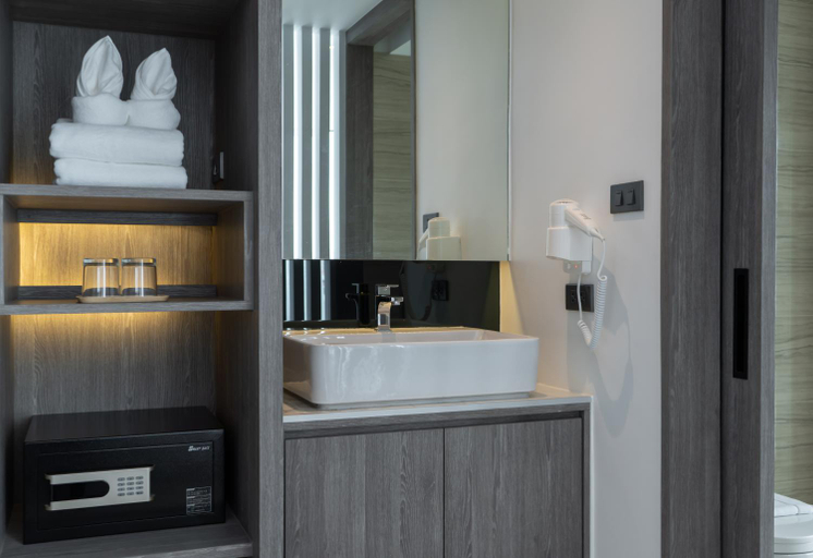Bathroom 5, Amarin Hotel Rama 8, Bang Plad