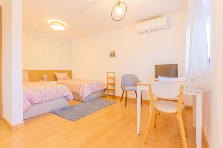 Bedroom 2, Porto Island, Porto