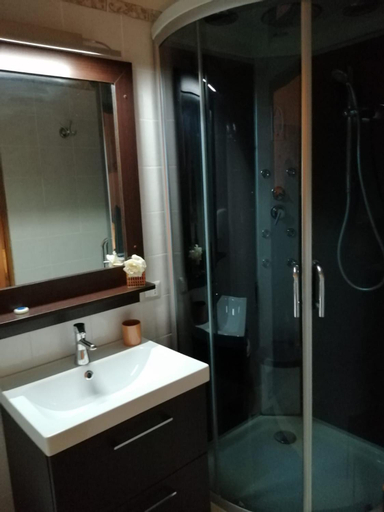 Bathroom 2, Mediterraneo Travel, Caltanissetta