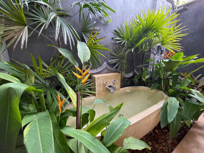 Bathroom 4, Younger Villa, Habaraduwa