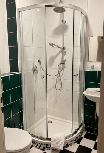 Bathroom, Schloß Vietgest, Rostock