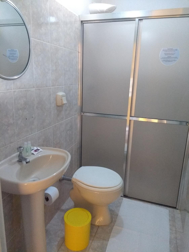 Bathroom 3, Caminito, Santo Antônio do Pinhal