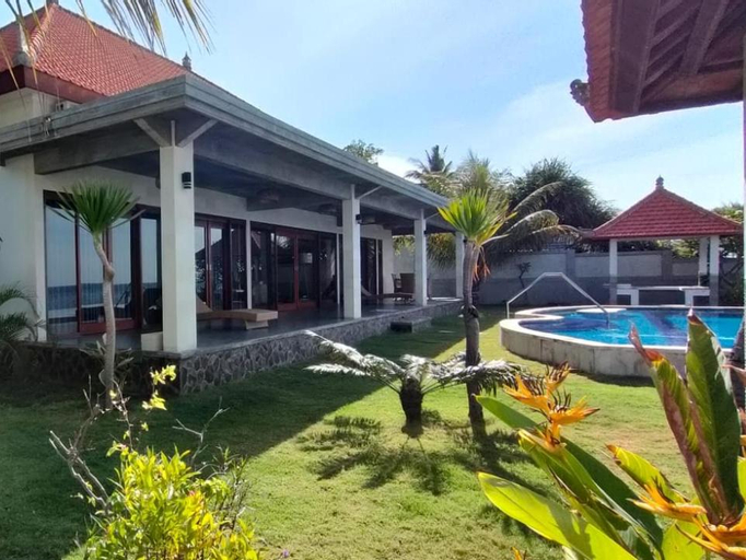 Swimming Pool 13