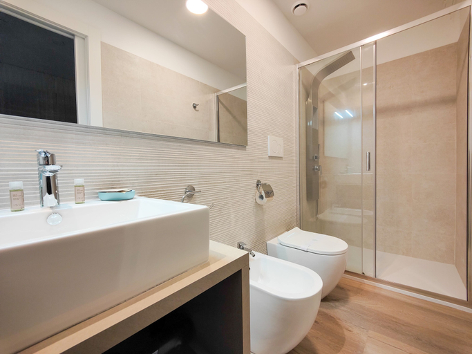 Bathroom 2, Galleria Roma Art Guesthouse, Oristano
