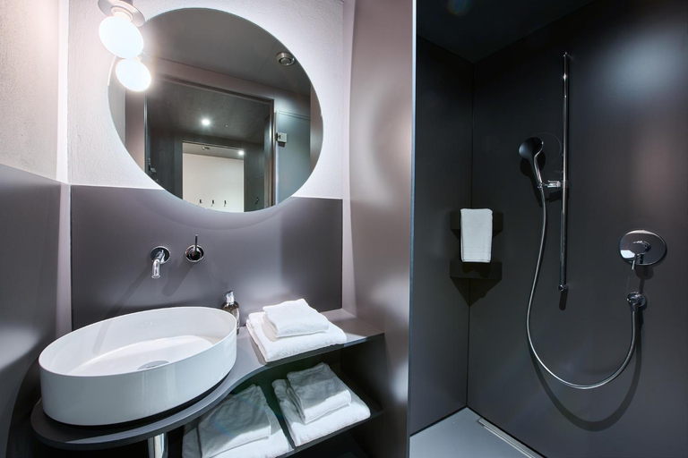 Bathroom 2, Apart Hotel Adelboden, Frutigen