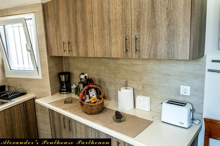 Others 5, Alexander's Penthouse, Attica