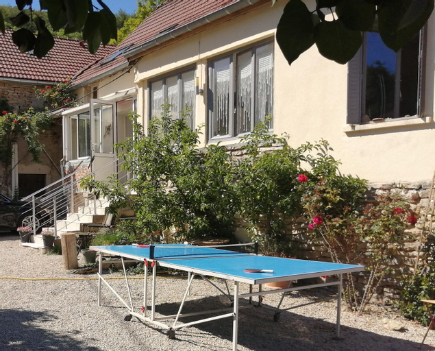 Exterior 5