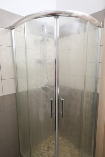 Bathroom 4, Hotel Jaho, Kavajës