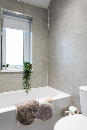 Bathroom 2, Fully Refurbished North Belfast Home 2, Belfast