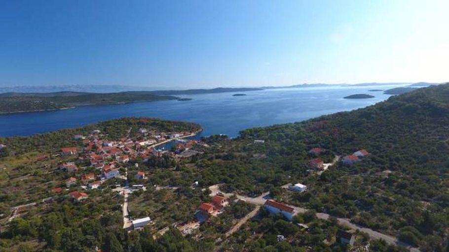 Others 4, Apartments Irena, Sali