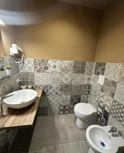 Others 3, B&B Carme, Napoli