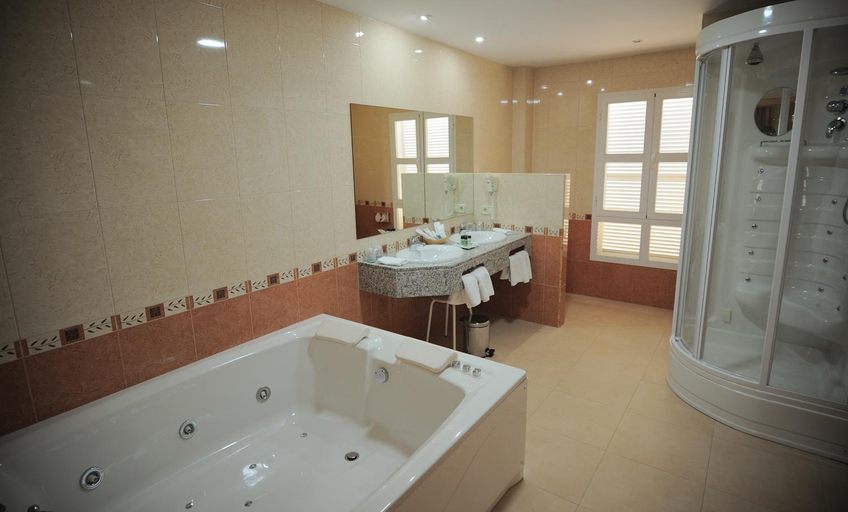 Bathroom 5, Gran Hotel Ciudad del Sur, Cádiz