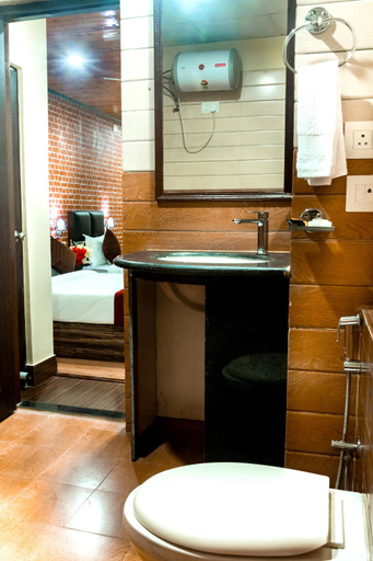 Bathroom 3, Hotel Tin Tin Bijanbari, Darjiling