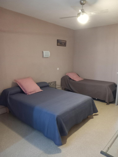 Bedroom 2, Hotel Restaurant O REGAL, Lot-et-Garonne