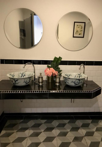 Bathroom 3, Bloom Boutique Hotel and Cafe, Vientiane