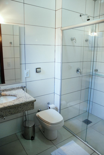 Bathroom 3, Hotel Valência, Dourados