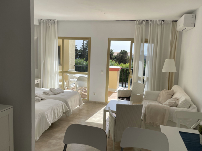 Bedroom 3, Estudio Primera Linea de Playa 50 mtrs, Málaga