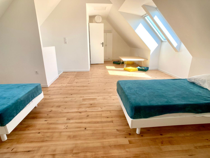 Bedroom 2, 300m de la mer, villa moderne spacieuse 6-12 pers a Trevignon, Finistère
