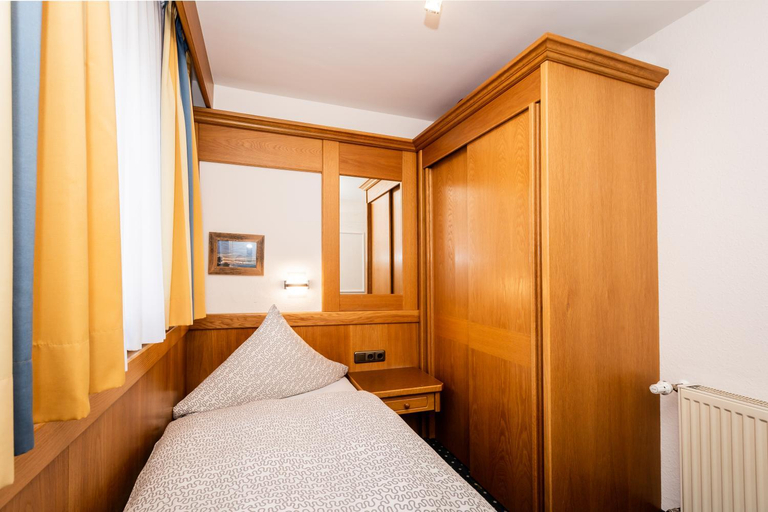 Bedroom 1, Zweistapfenweg 9a, Oberallgäu