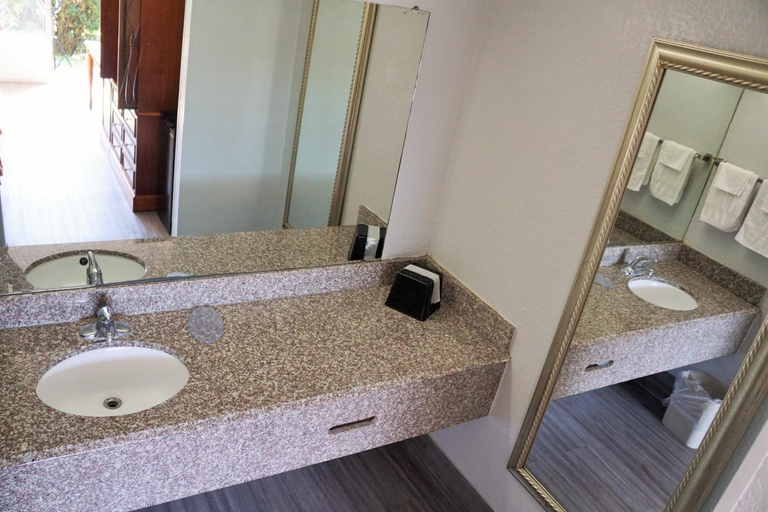 Bathroom 4, Hotel elev8, Montgomery