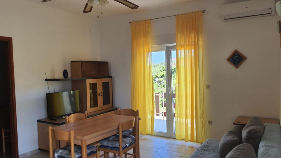 Others 5, Apartments Irena, Sali