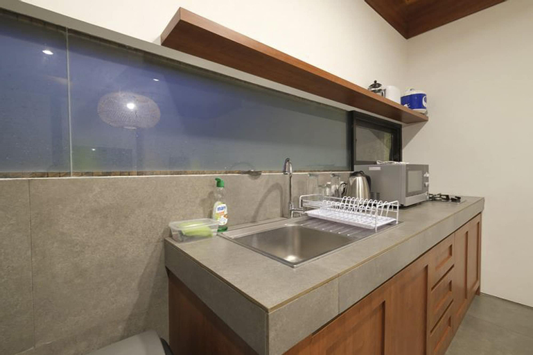 Dining Room 10