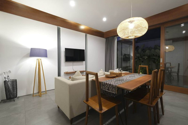 Dining Room 9